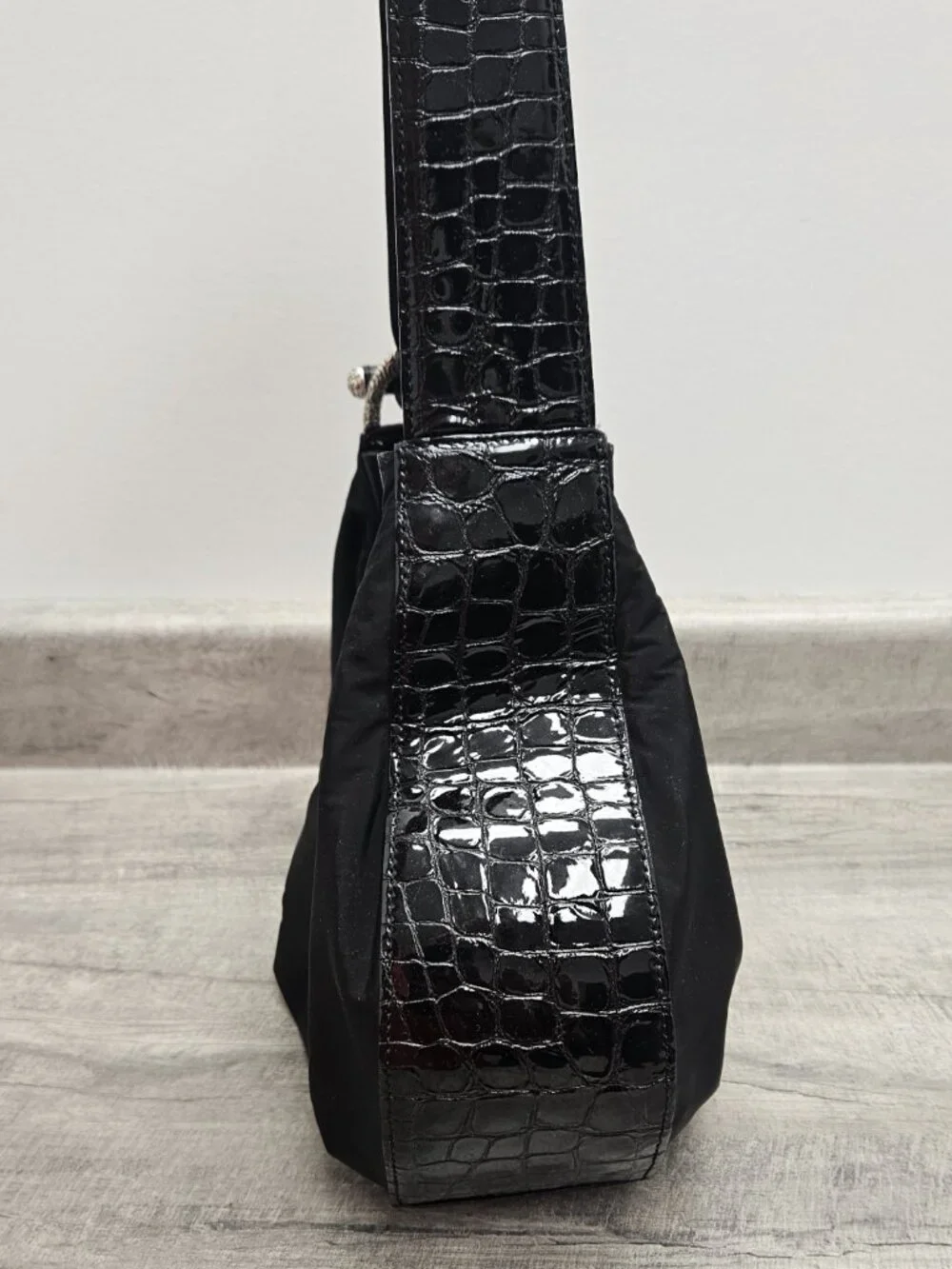 BRIGHTON HOBO PURSE BLACK MICROFIBER & CROC EMBOSSED PLEATHER SILVER HEART